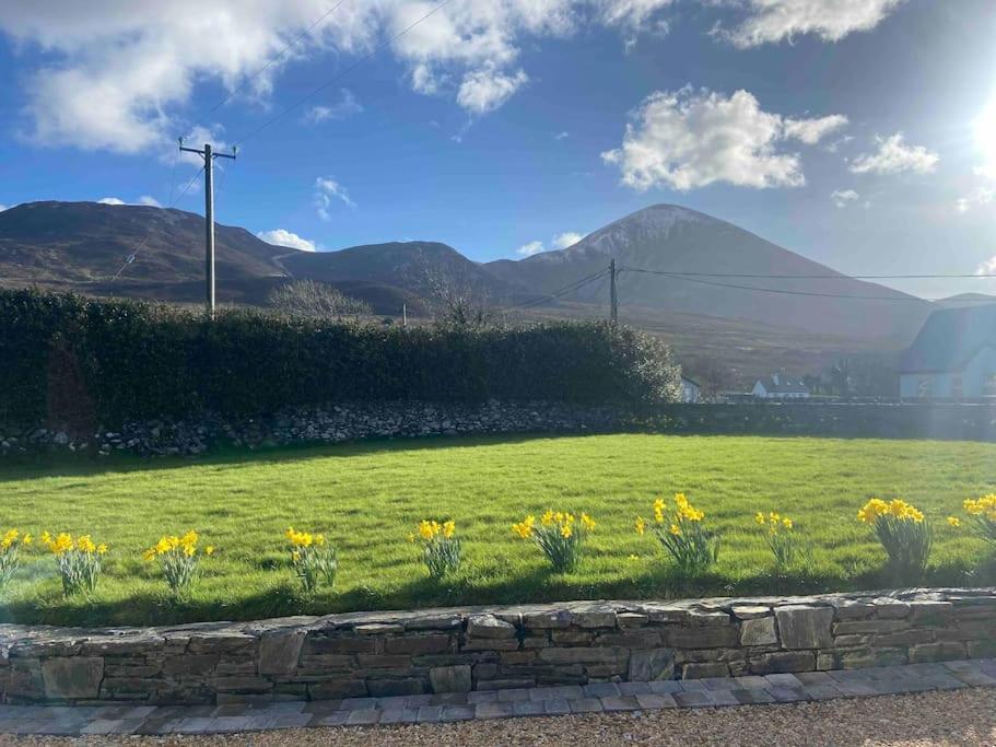 Modern Apartment At Croagh Patrick Westport Exterior photo